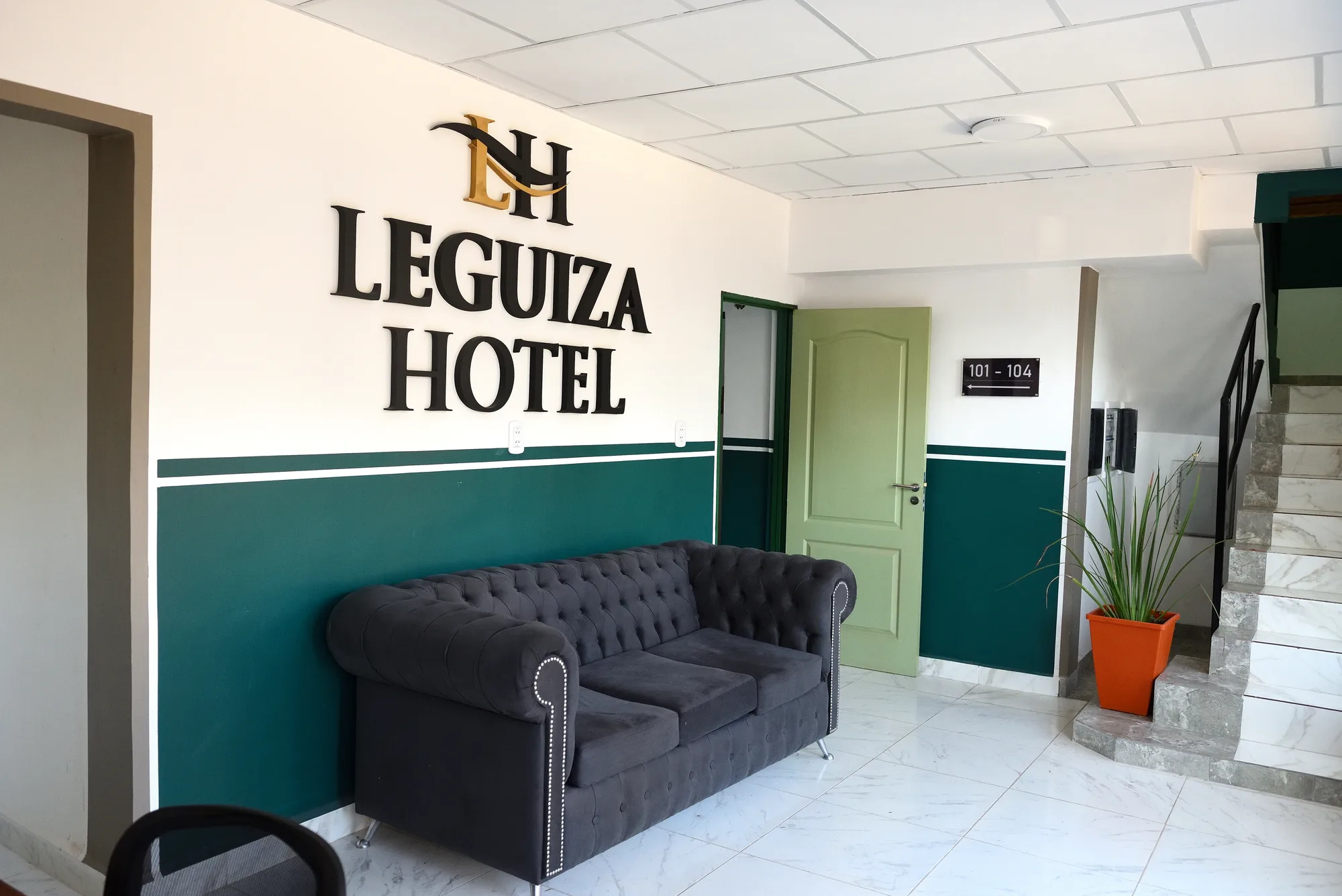Recepción del Leguiza Hotel